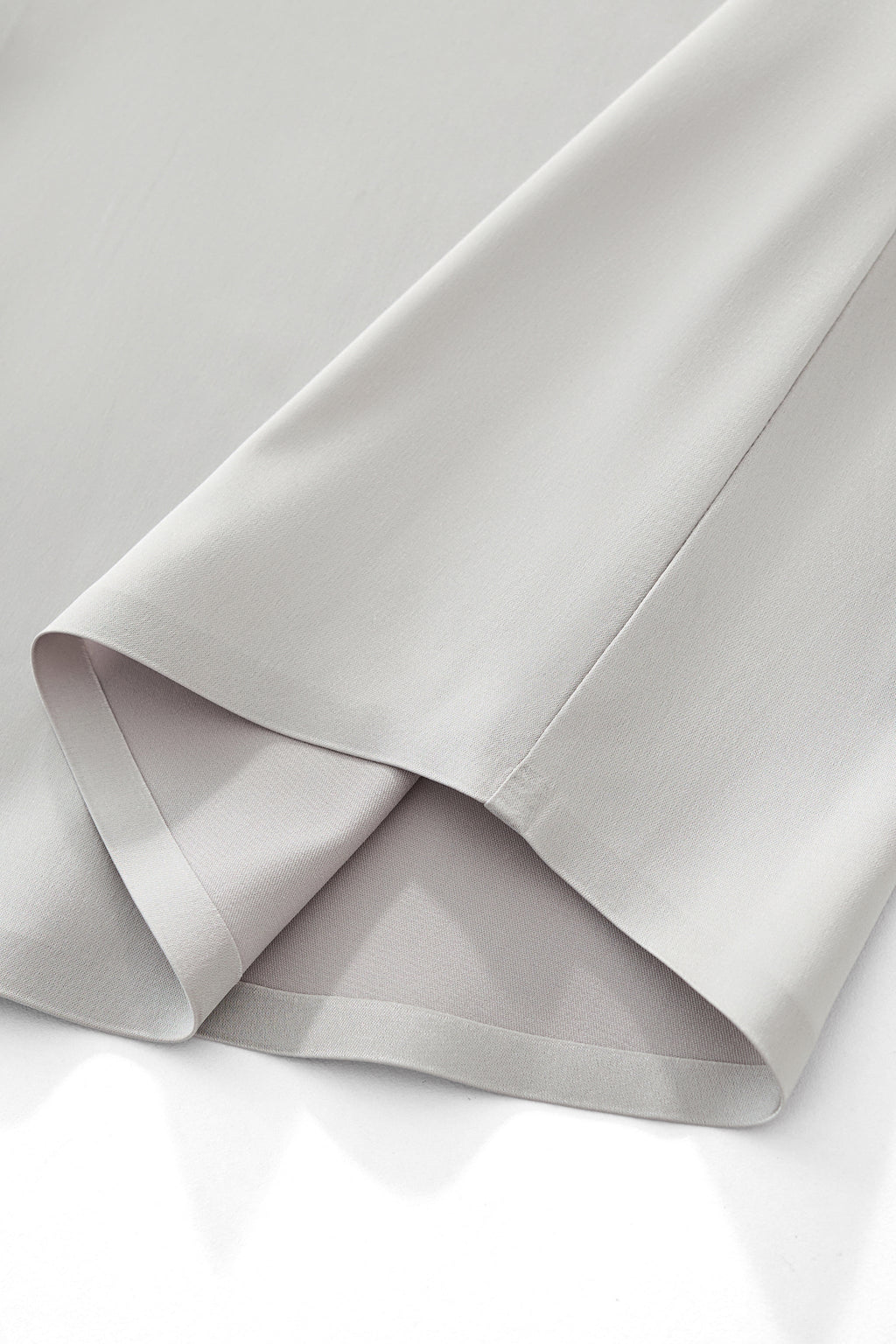 SIGNATURE SATIN STITCHLESS LS Shirt SILVER