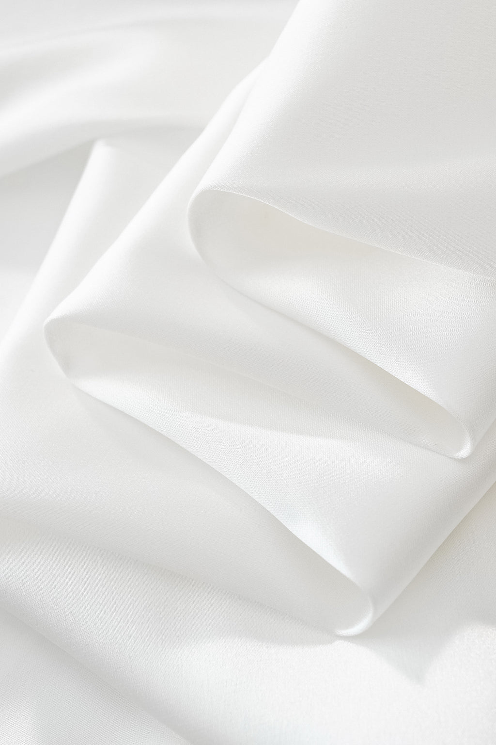 SIGNATURE SATIN STITCHLESS LS Shirt WHITE