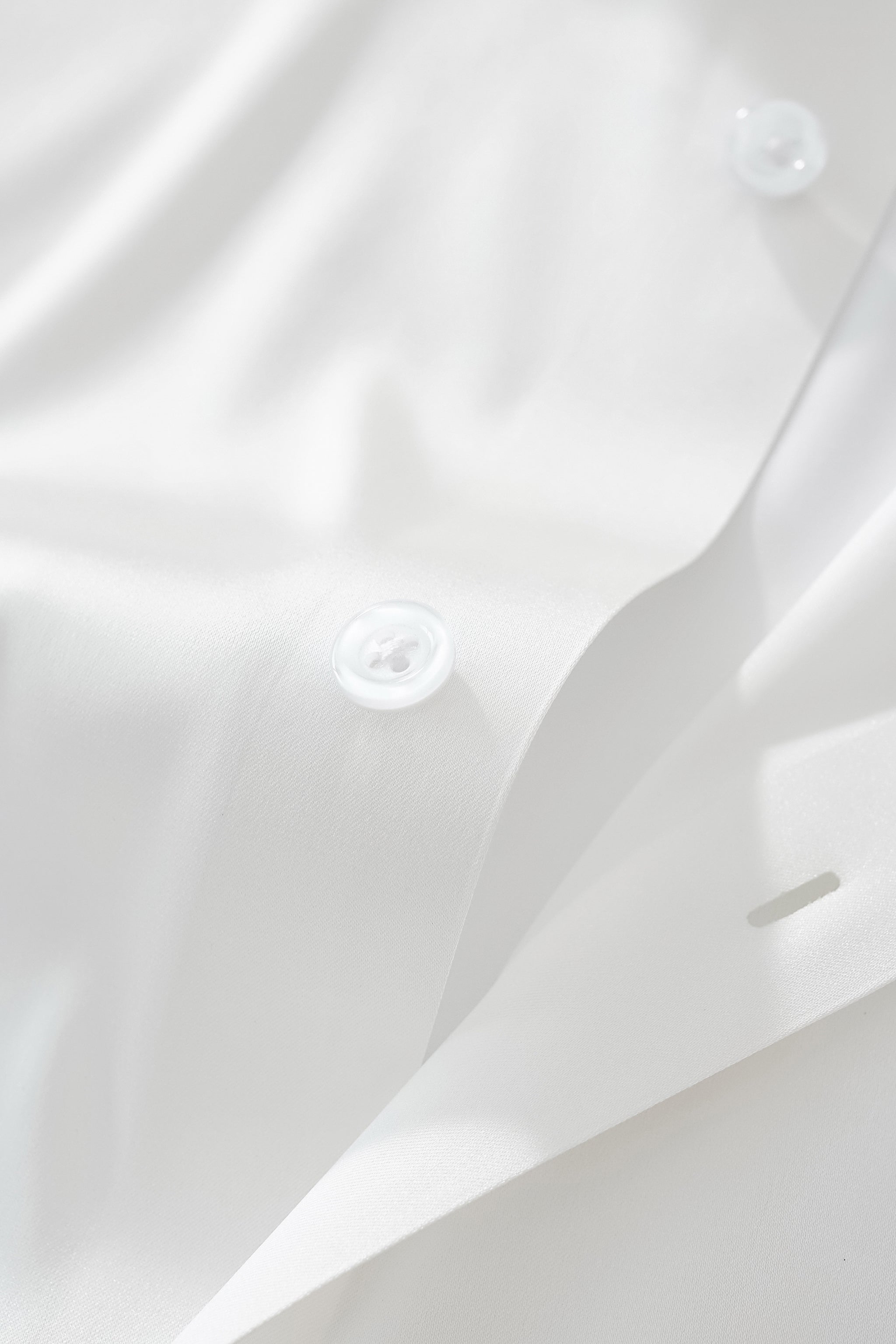 SIGNATURE SATIN STITCHLESS LS Shirt WHITE