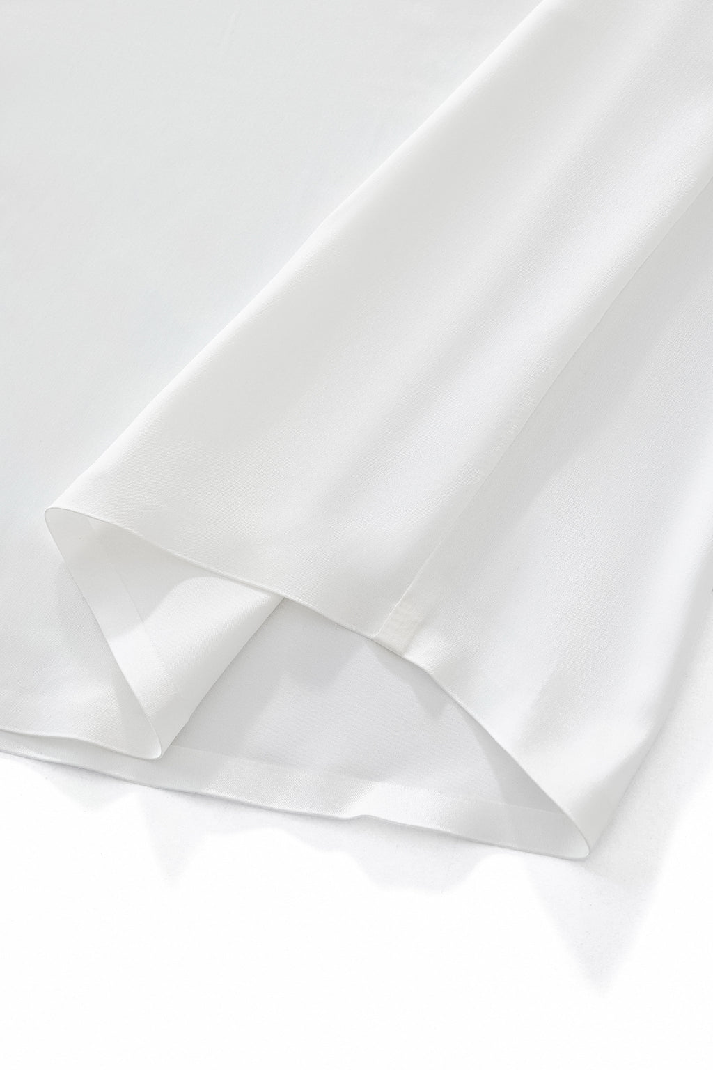 SIGNATURE SATIN STITCHLESS LS Shirt WHITE