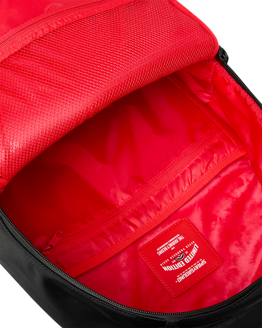 SHARK CENTRAL 2 BEYOND BACKPACK