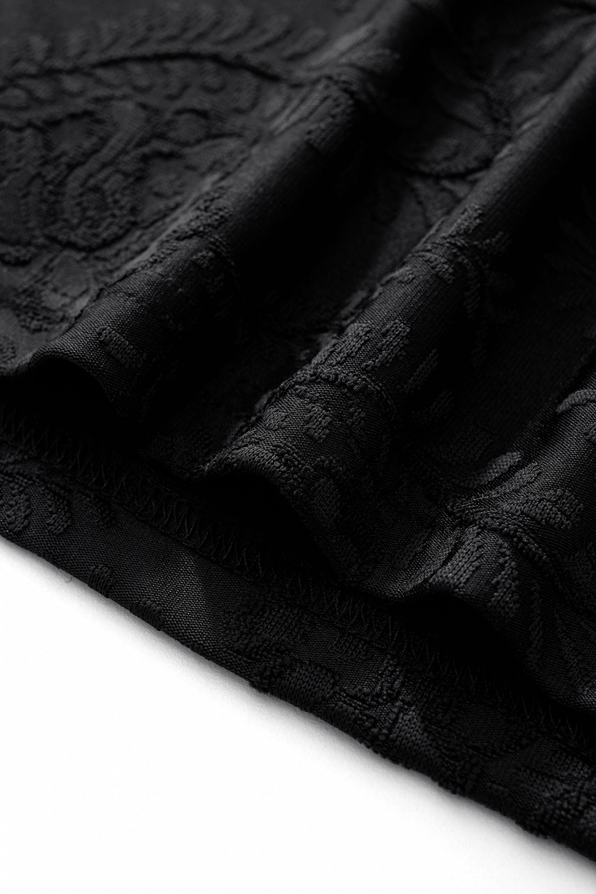 Embossed Paisley Tee – El Baron BLACK