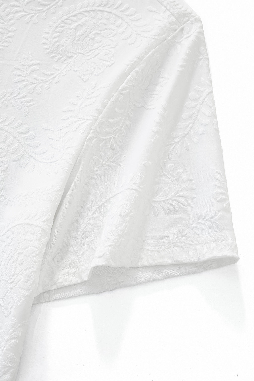 Embossed Paisley Tee – El Baron WHITE
