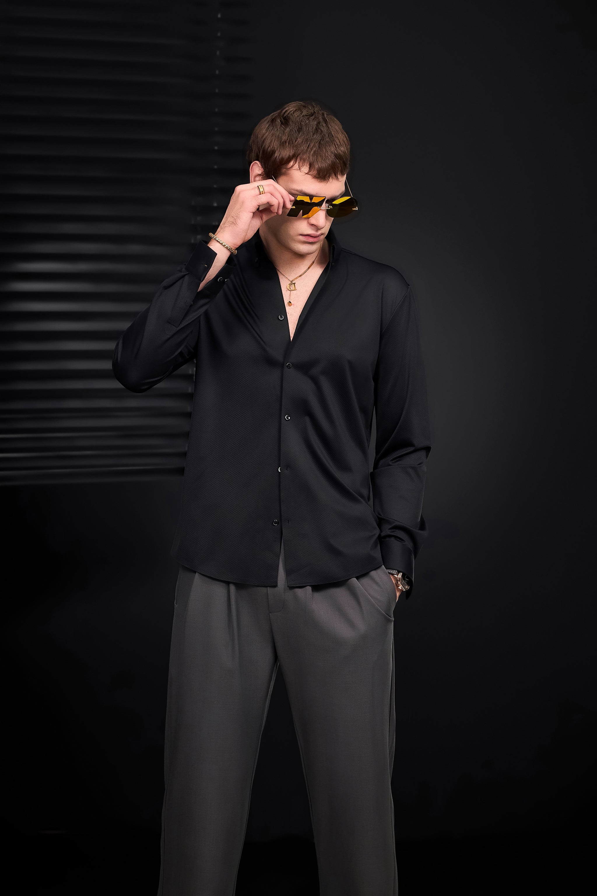Noir Essence L/S SHIRT BLACK