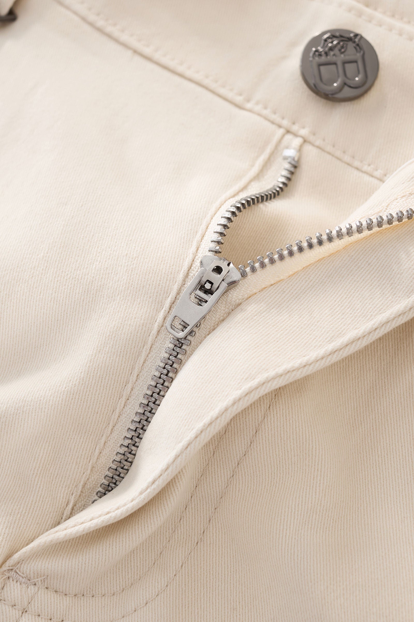 Apex Stretch Shorts BEIGE