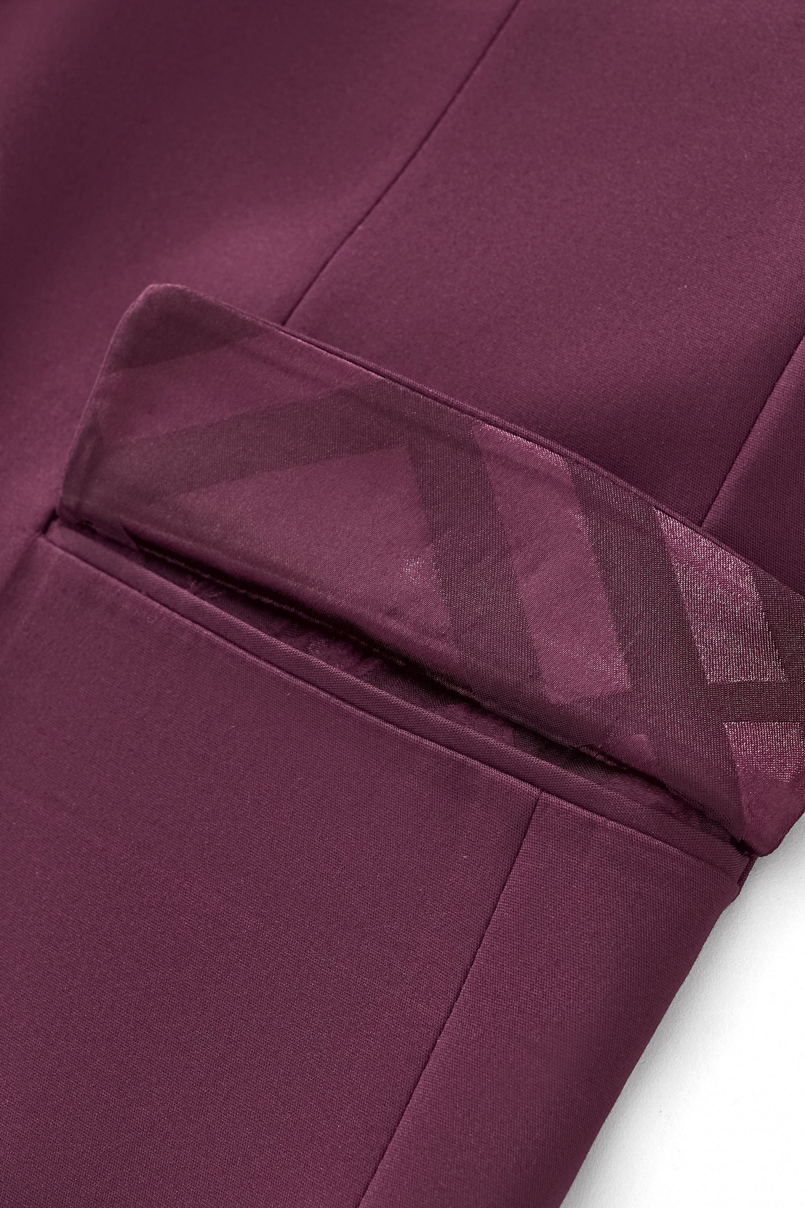 ESSENCE SIGNATURE SUIT BURGUNDY