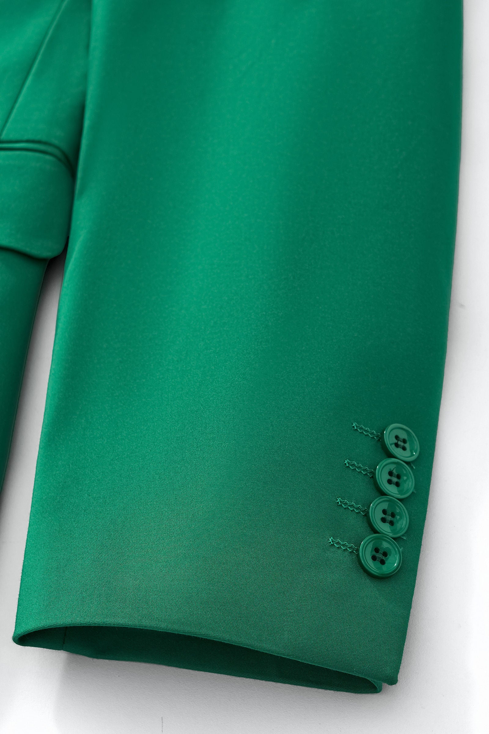ESSENCE SIGNATURE SUIT EMERALD