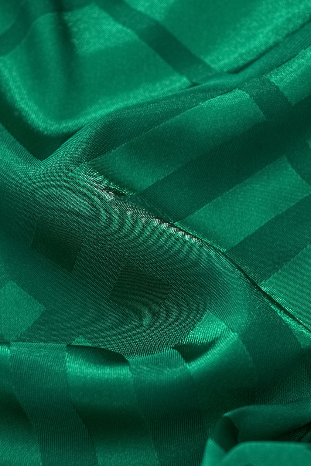 ESSENCE SIGNATURE SUIT EMERALD
