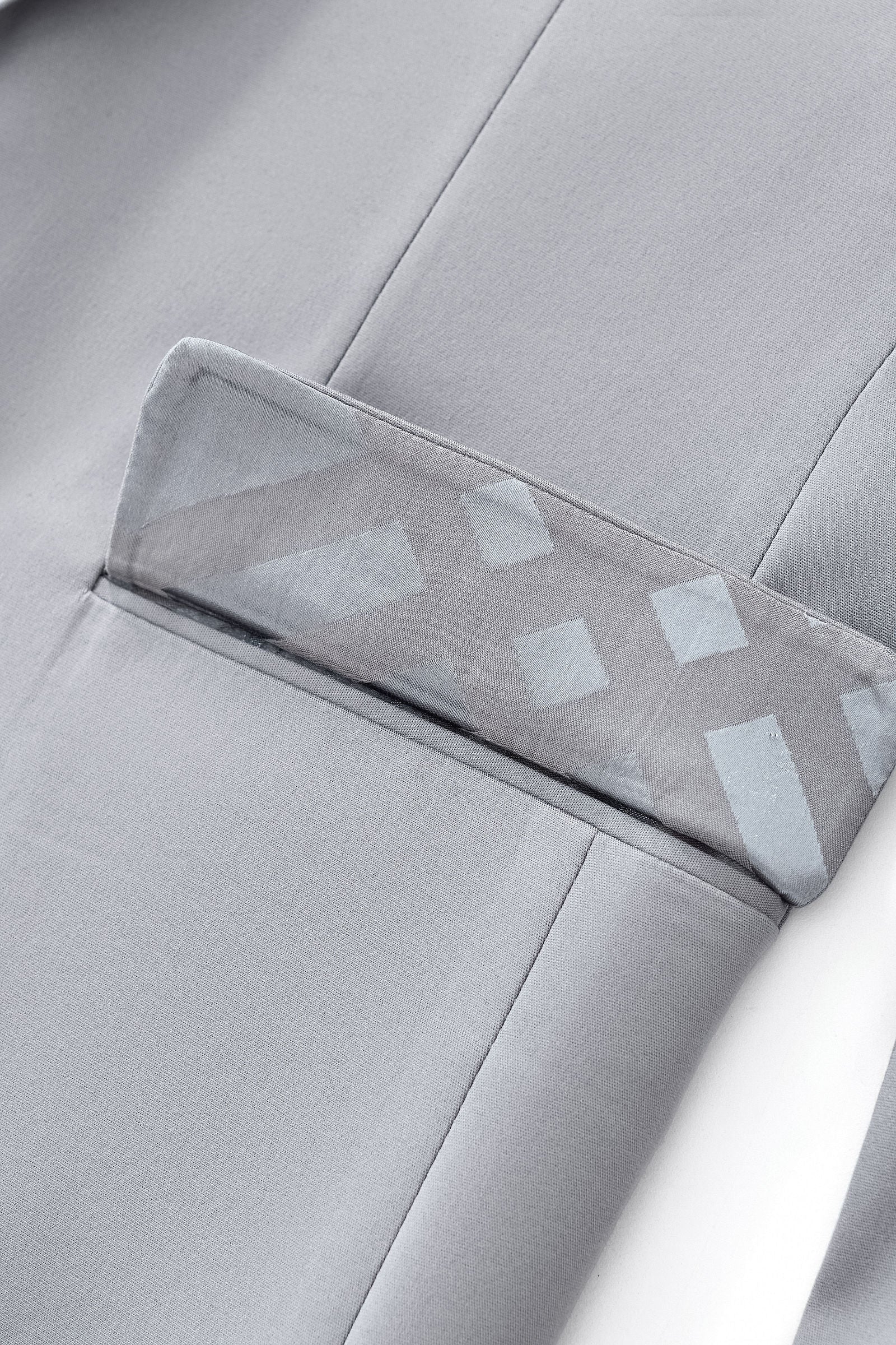 ESSENCE SIGNATURE SUIT GREY