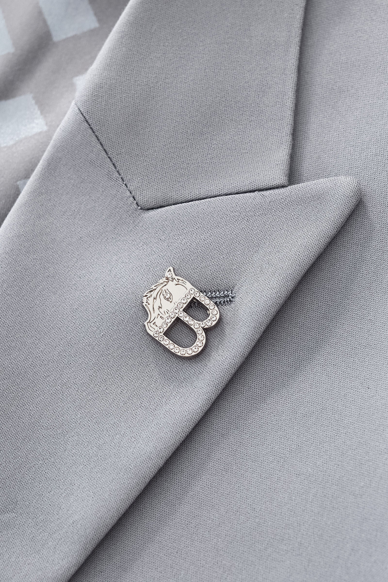 ESSENCE SIGNATURE SUIT GREY