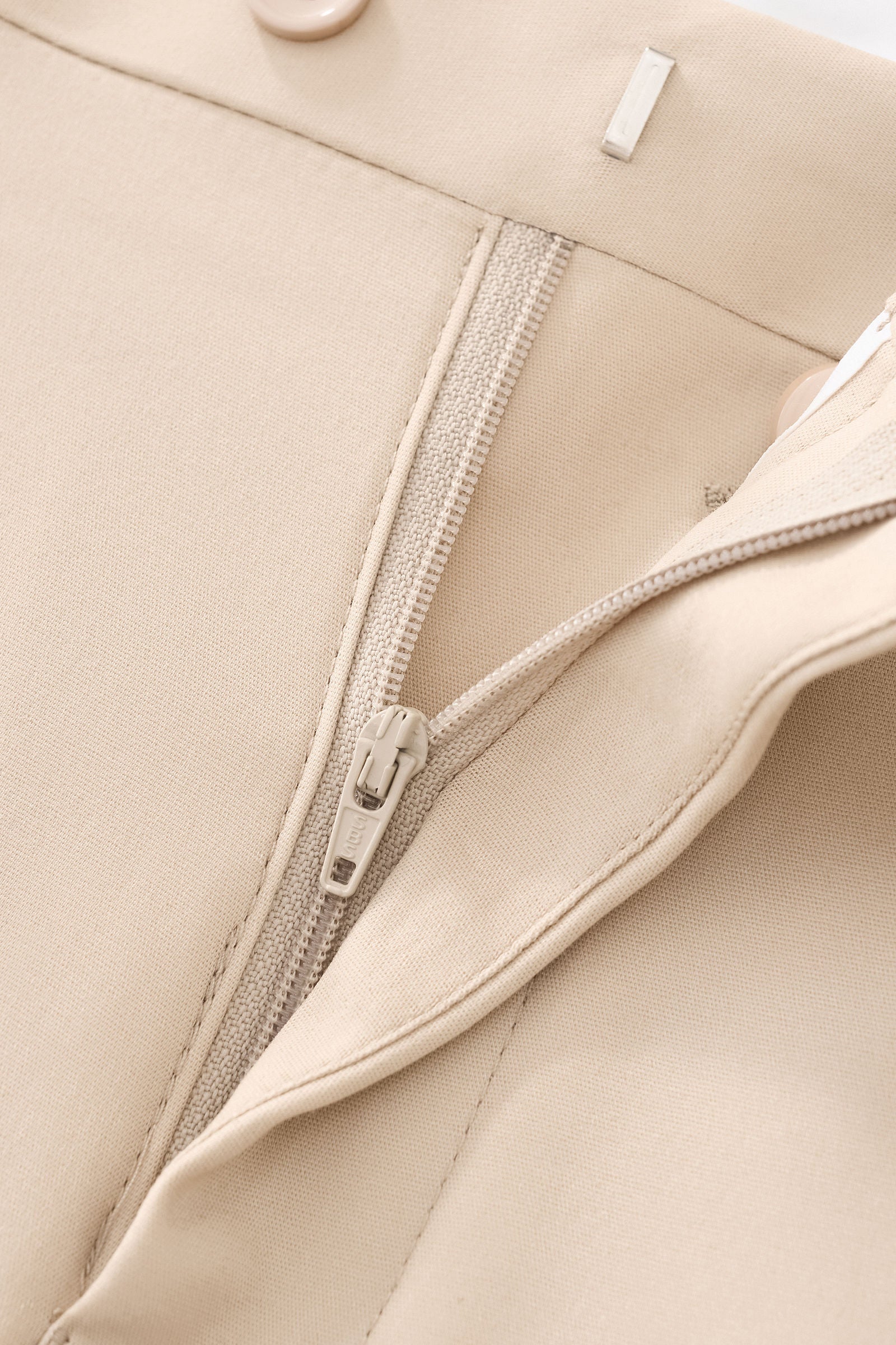 ESSENCE SIGNATURE SUIT KHAKI