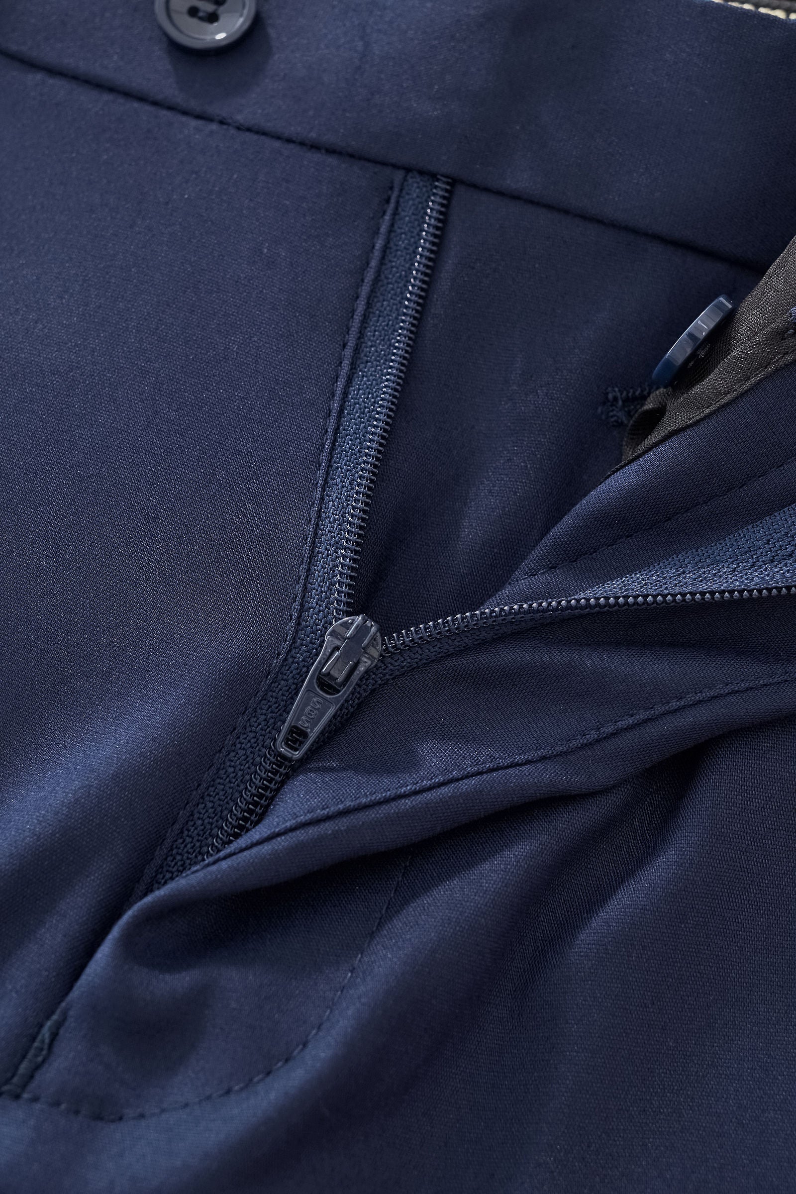 ESSENCE SIGNATURE SUIT NAVY