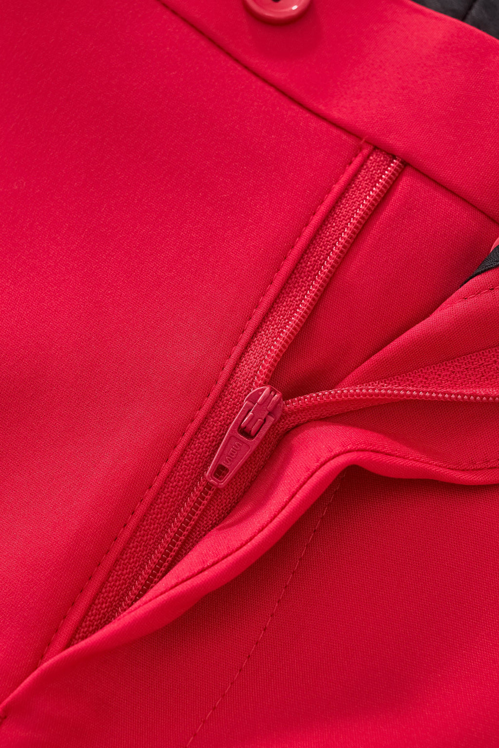 ESSENCE SIGNATURE SUIT RED