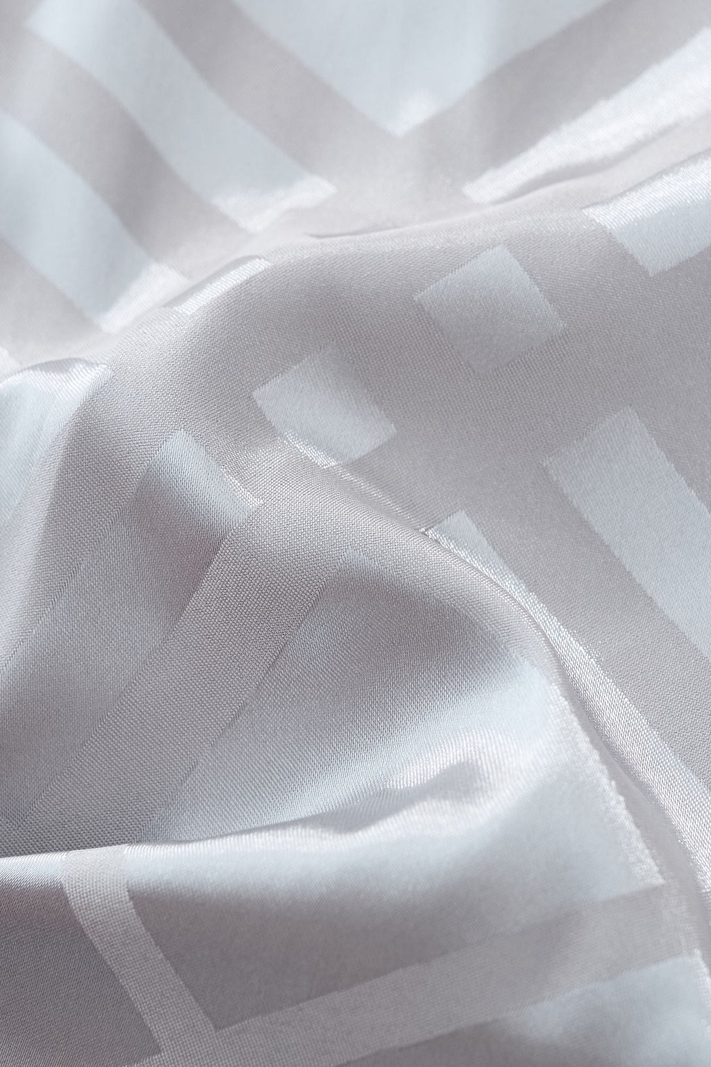 ESSENCE SIGNATURE SUIT SILVER