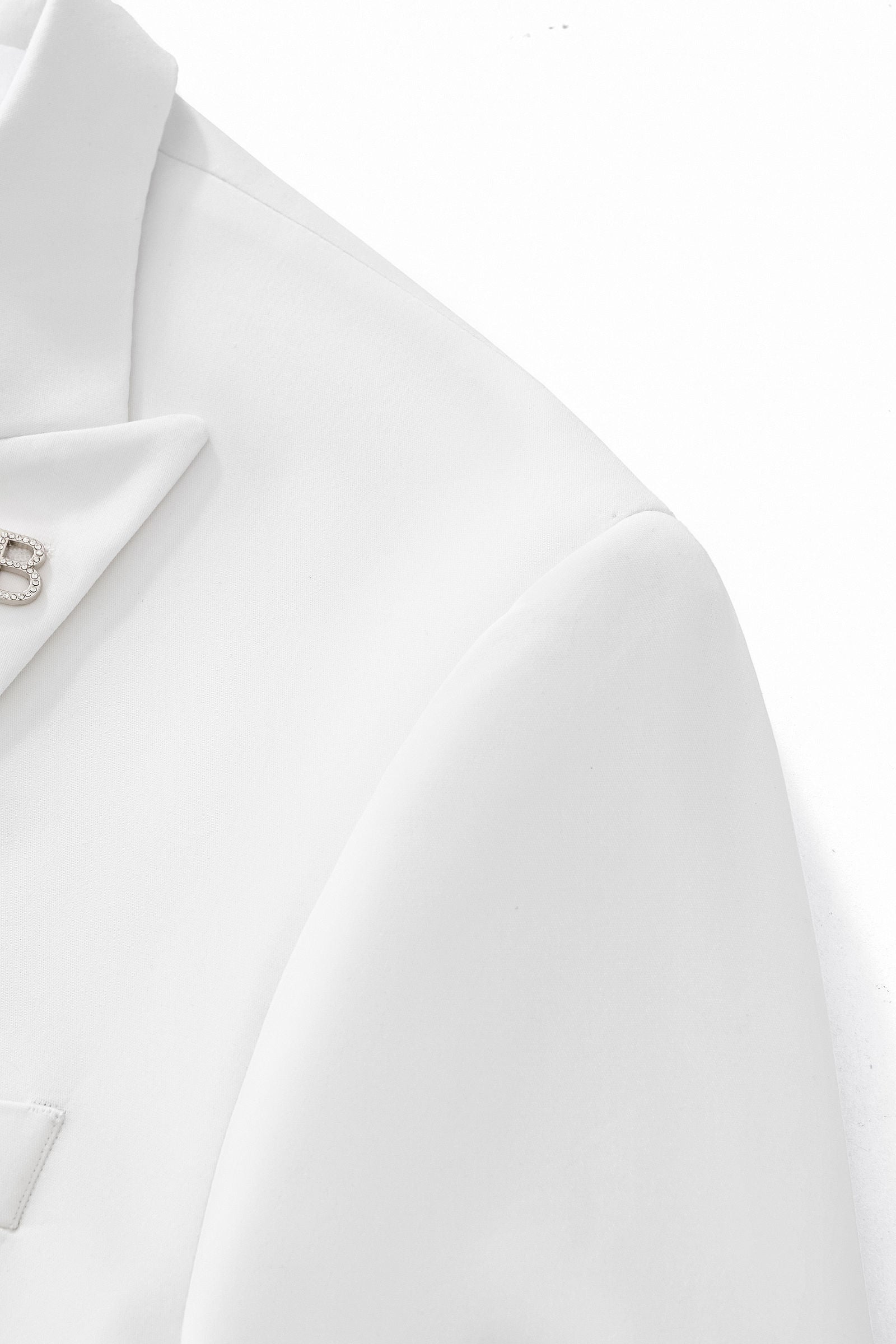 ESSENCE SIGNATURE SUIT WHITE