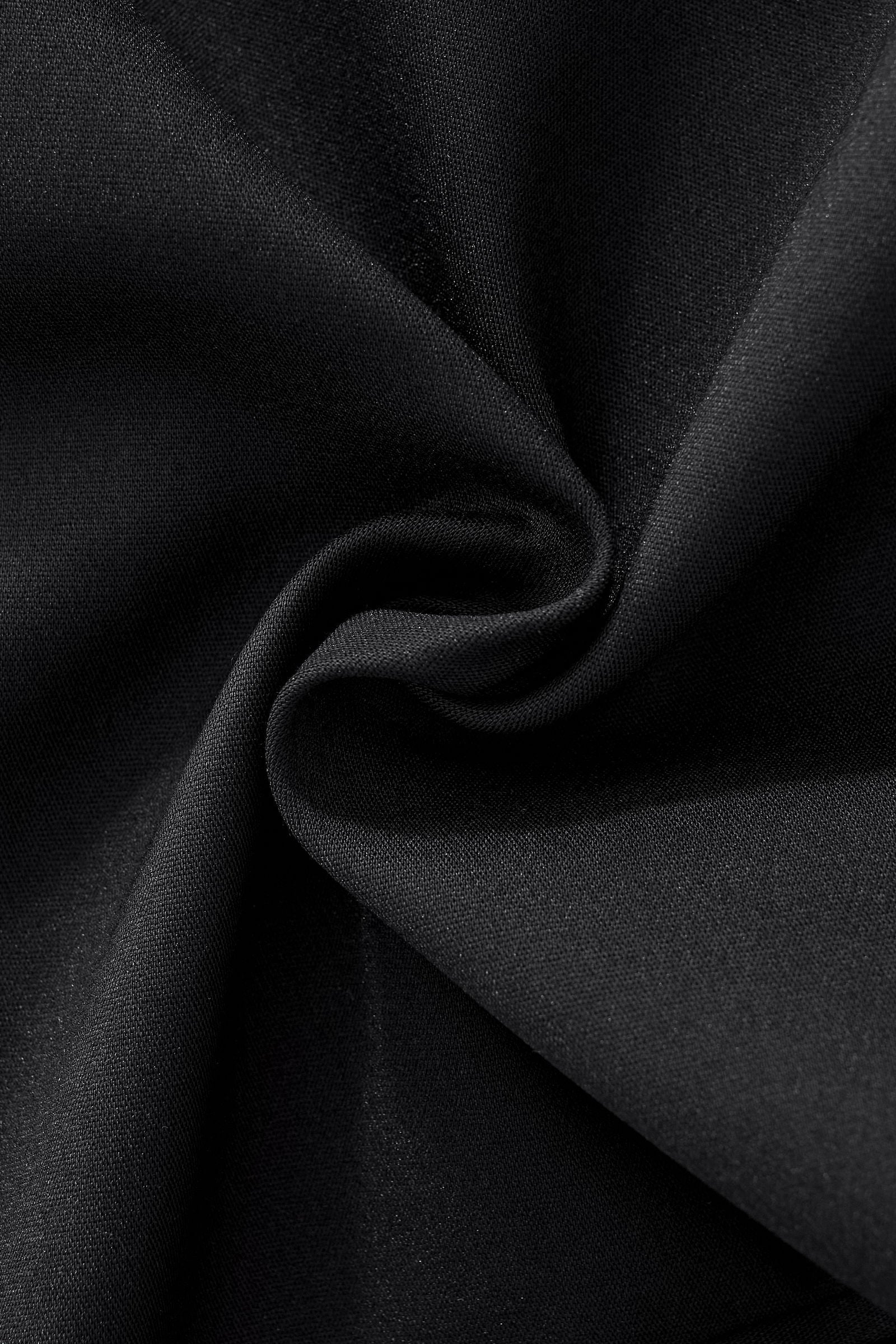 ESSENCE SIGNATURE VEST BLACK