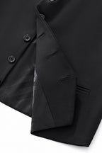 ESSENCE SIGNATURE VEST BLACK