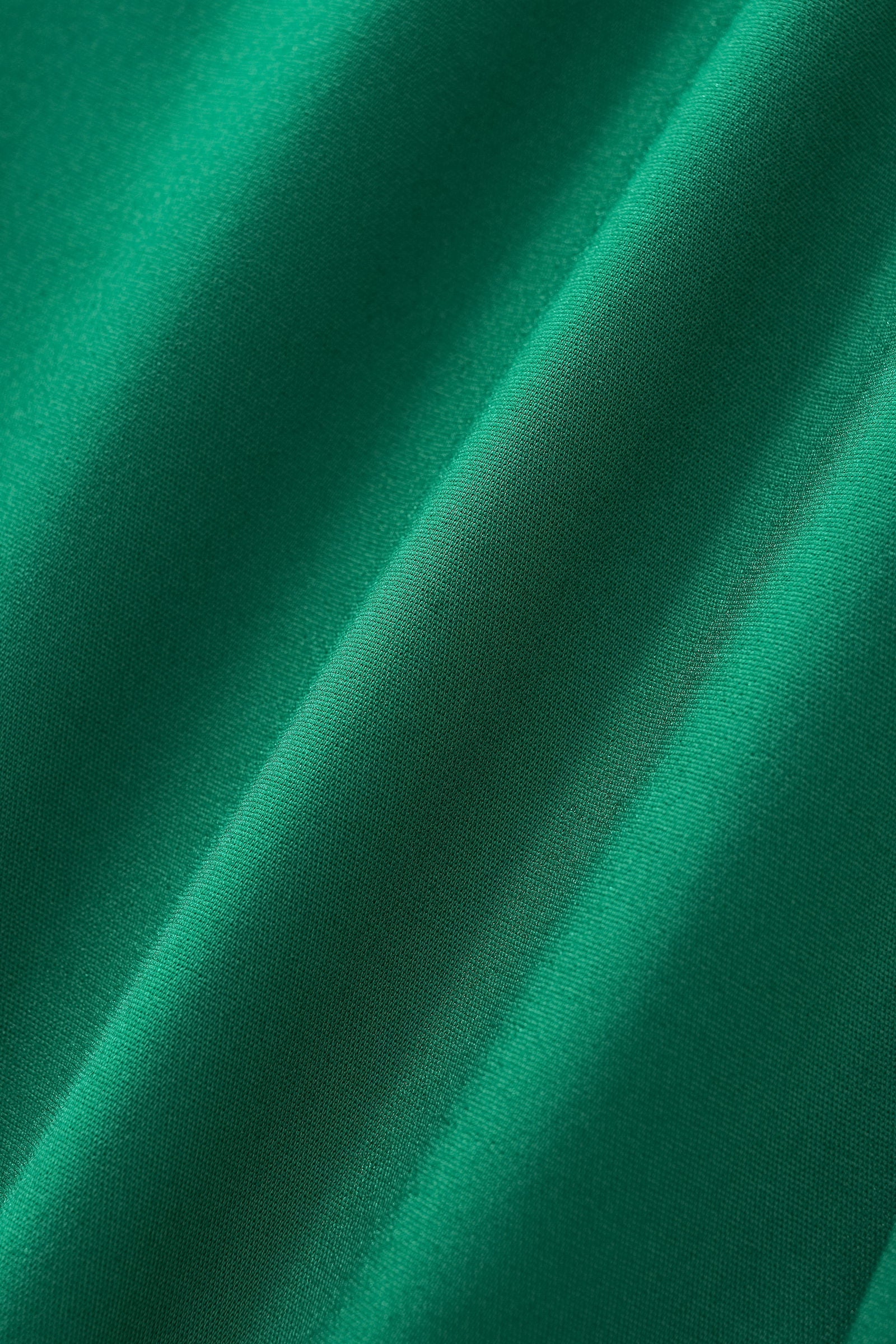 ESSENCE SIGNATURE VEST EMERALD