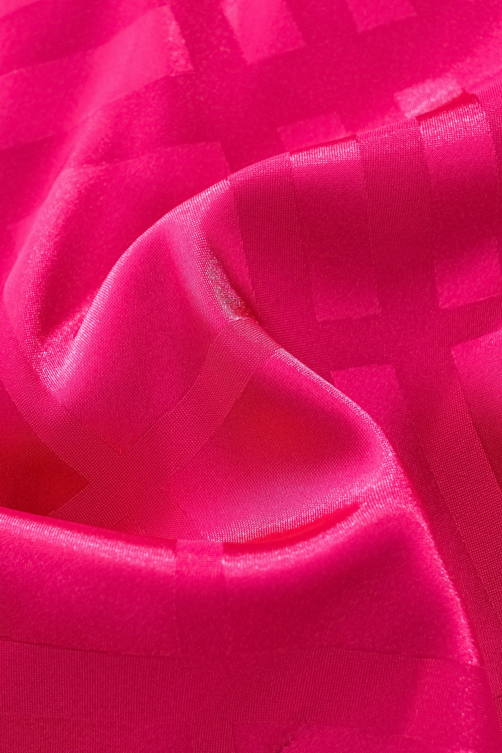 ESSENCE SIGNATURE VEST FUCHSIA