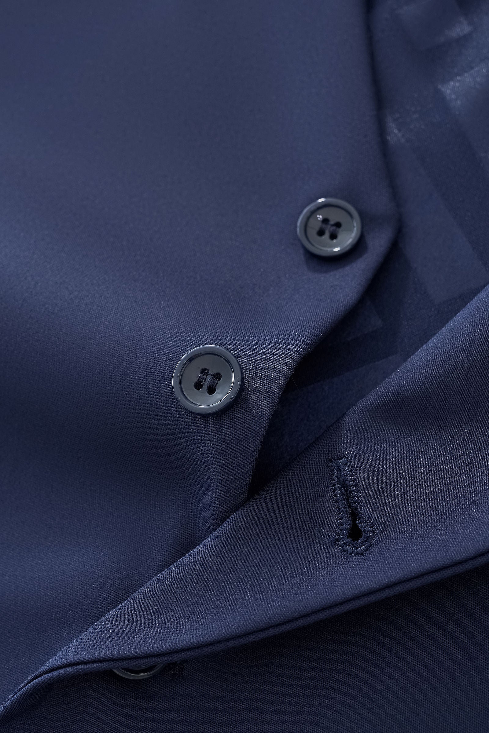 ESSENCE SIGNATURE VEST NAVY