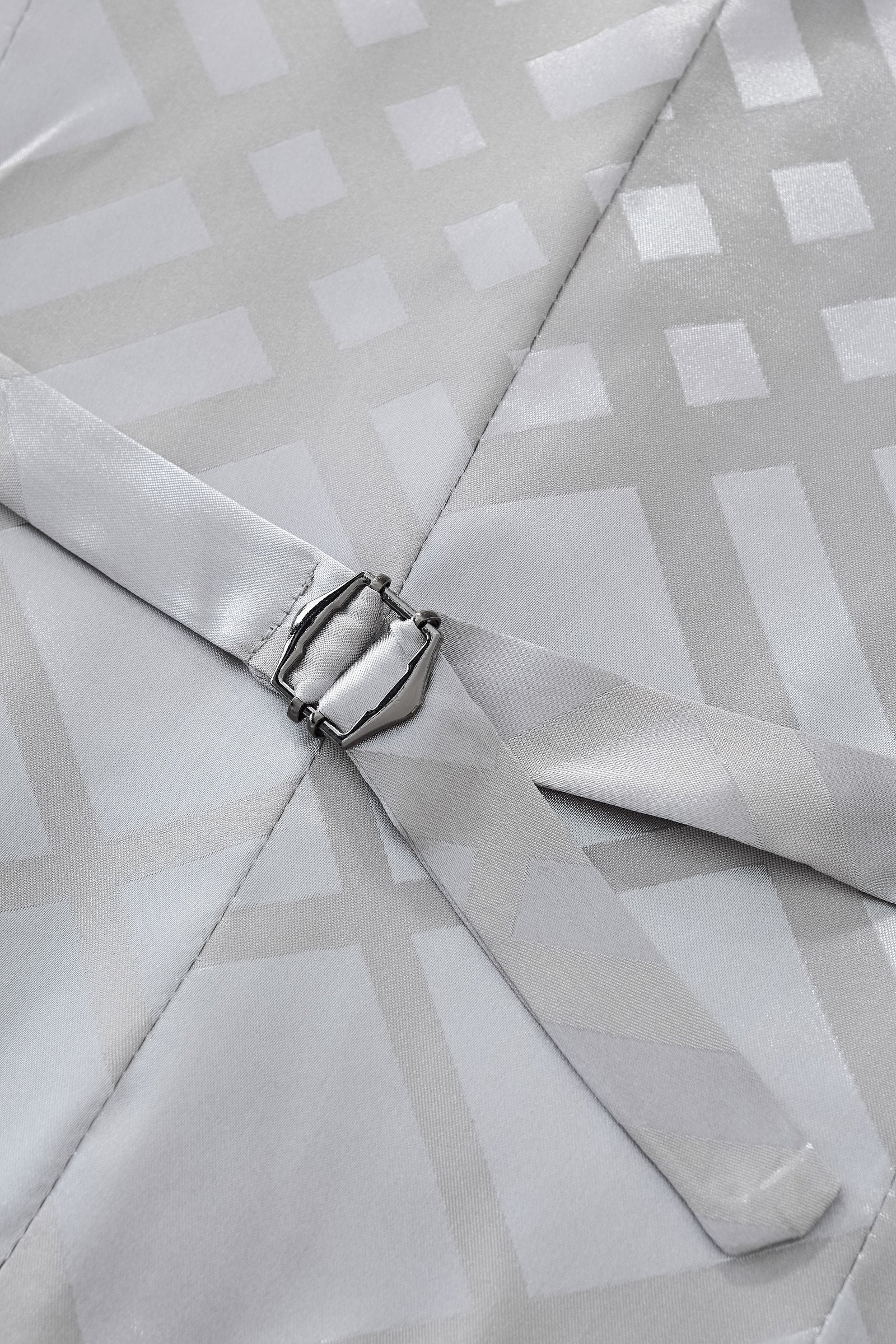 ESSENCE SIGNATURE VEST SILVER