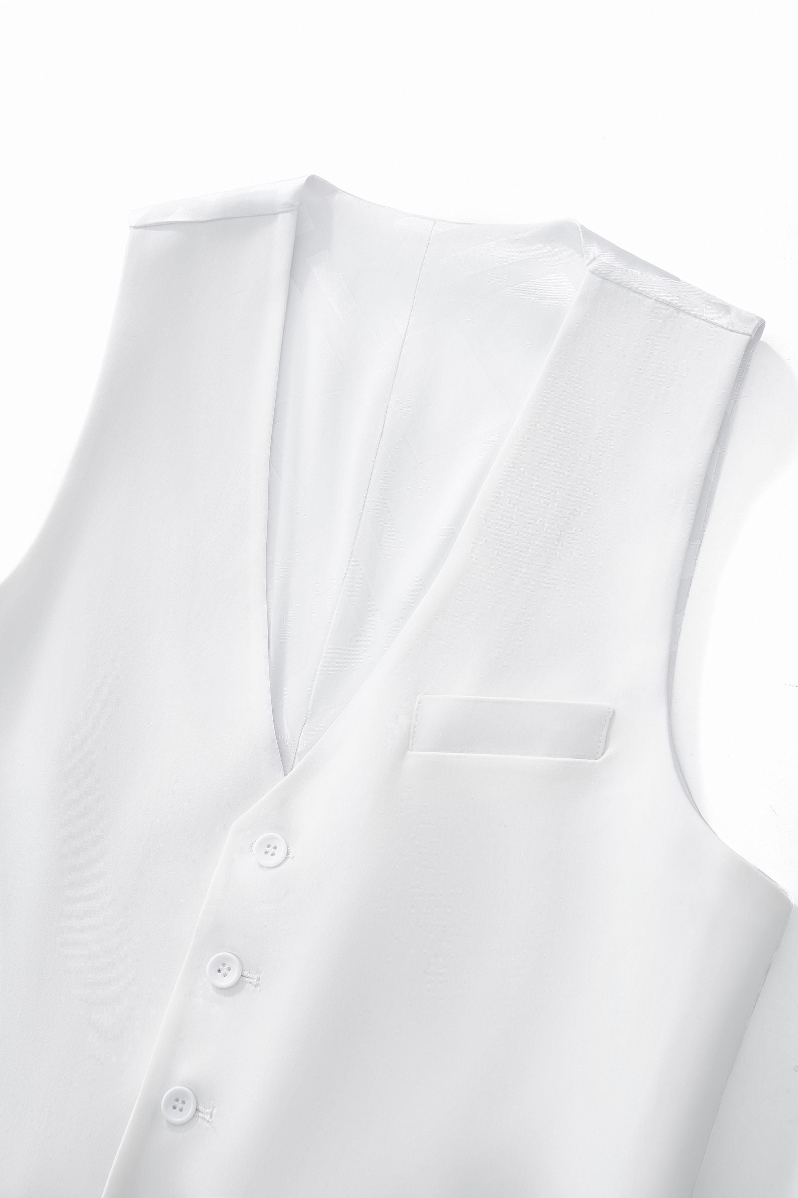 ESSENCE SIGNATURE VEST WHITE