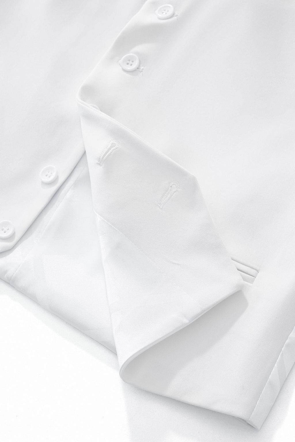 ESSENCE SIGNATURE VEST WHITE