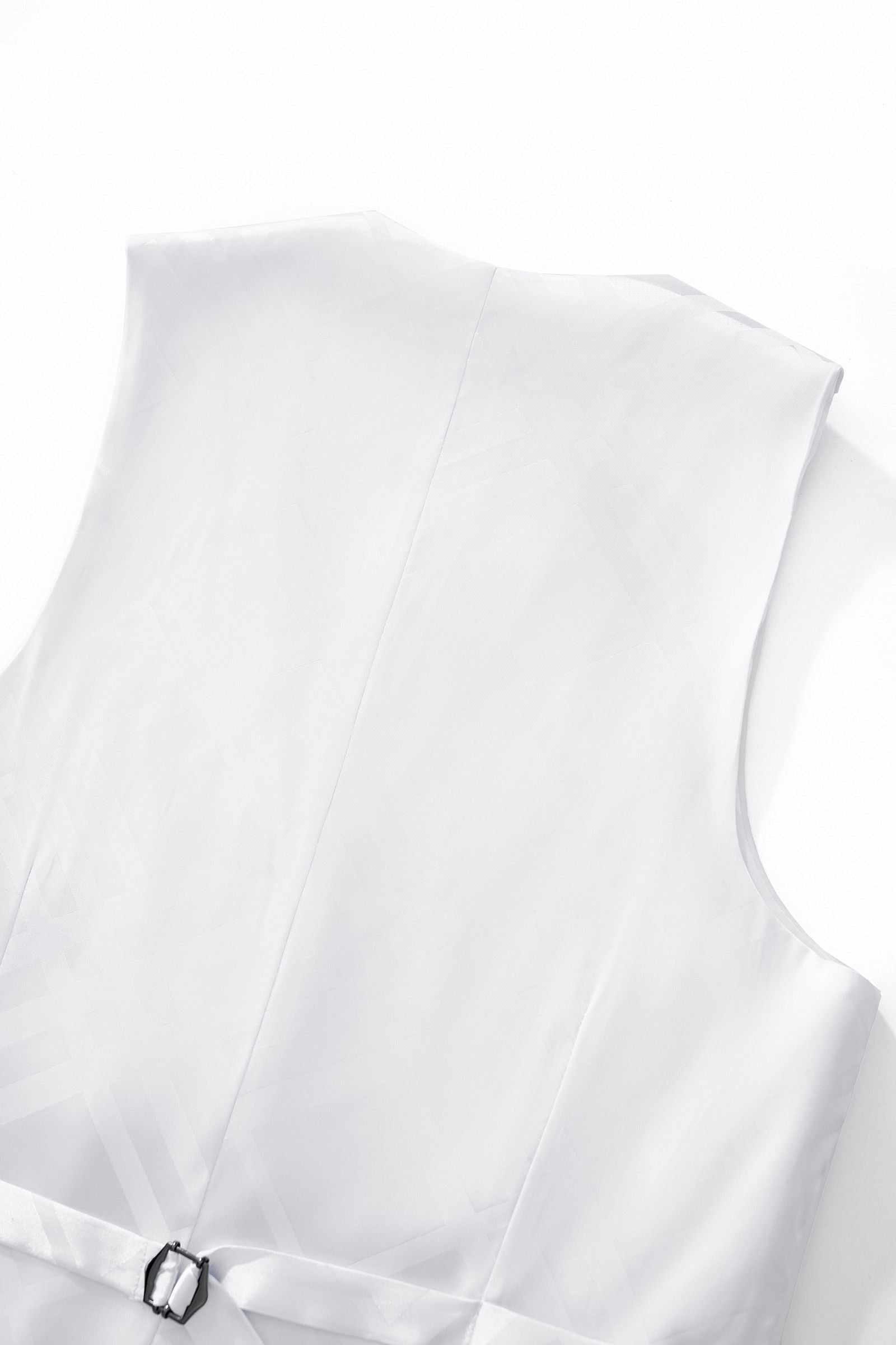 ESSENCE SIGNATURE VEST WHITE