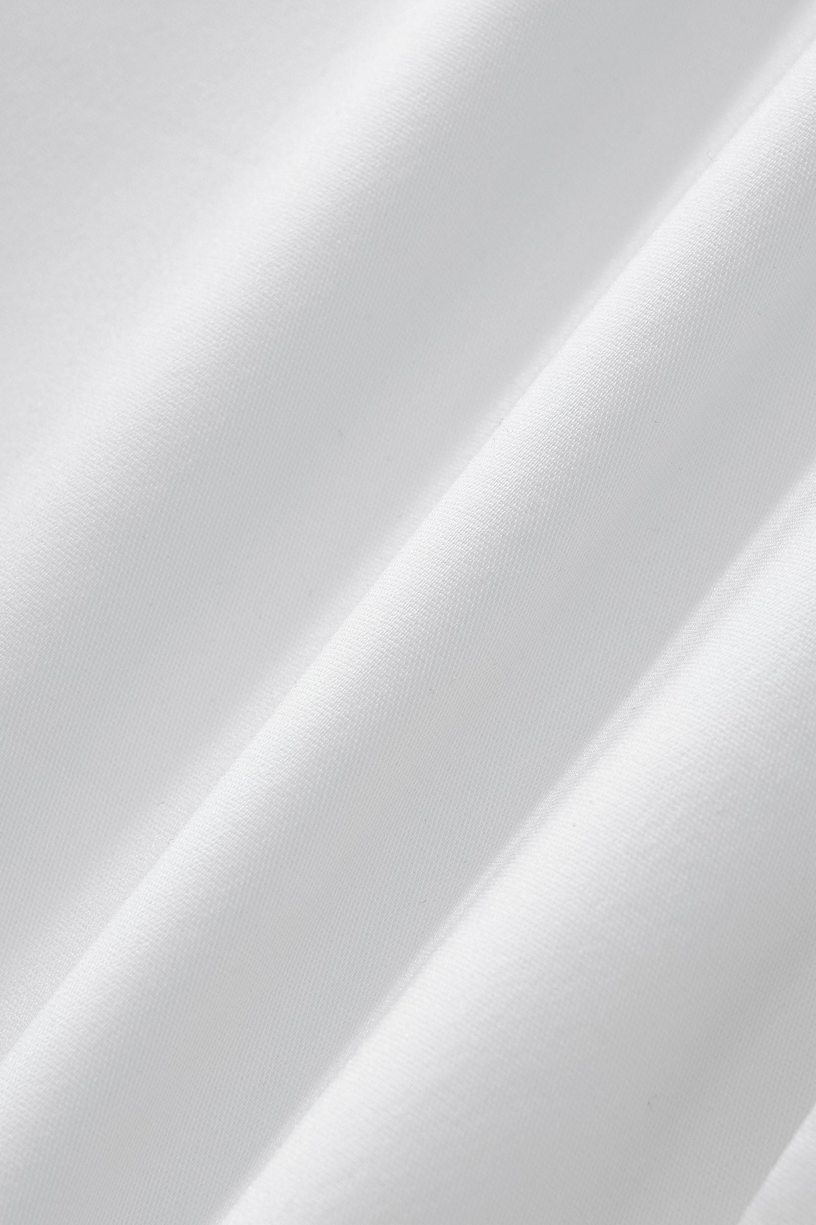 ESSENCE SIGNATURE VEST WHITE