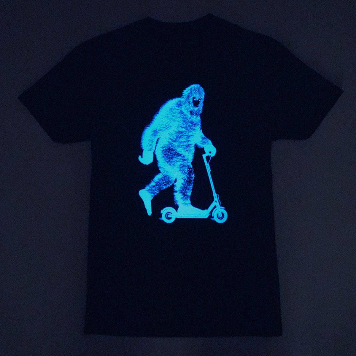 Camiseta Glow GRANDE (brilla en la oscuridad)