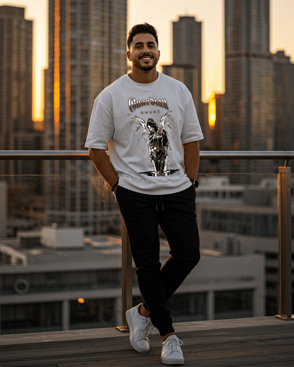 G West Guardian Angel Oversized T-Shirt para Hombre